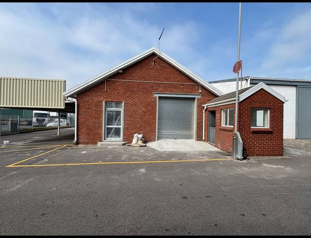 225M² WAREHOUSE TO LET IN EPPING INDUSTRIAL
